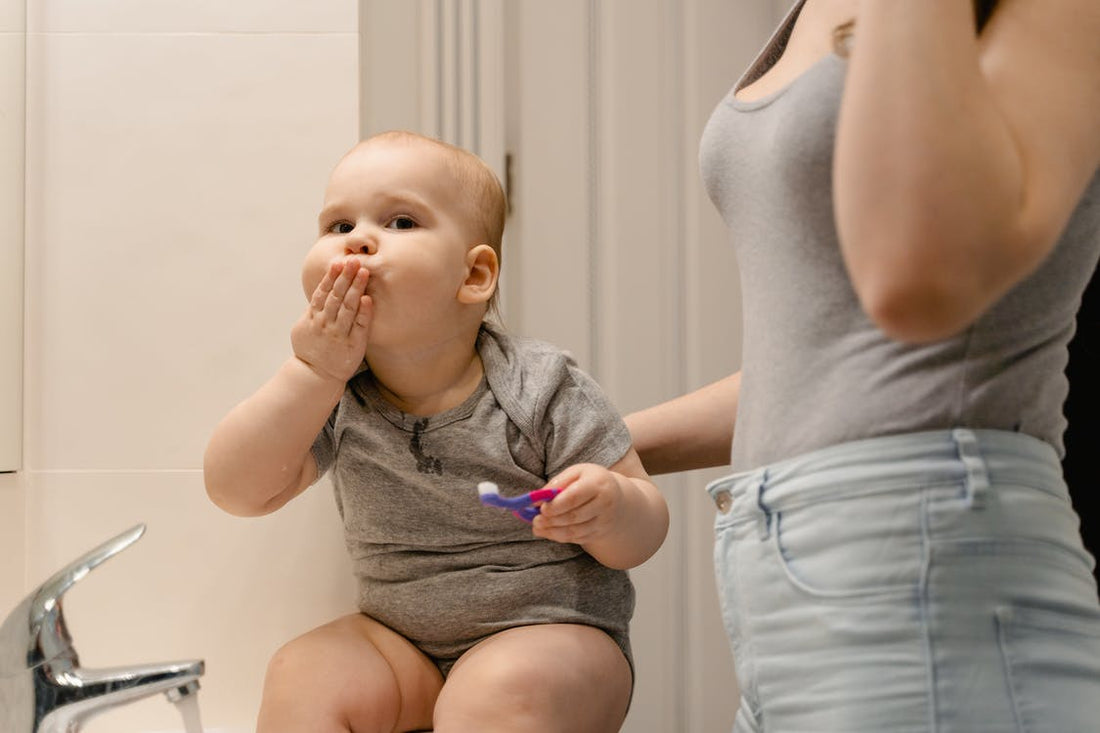 Stade oral : Bébé met tout à la bouche